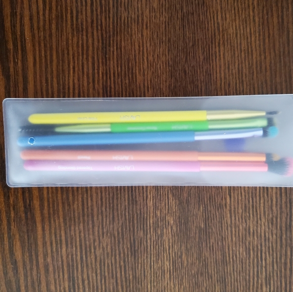 Lavish 5 piece makeup brush set - Picture 2 of 3